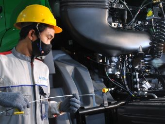 Tips Mengganti Oli dan Saringan Oli Mesin pada Truk Anda