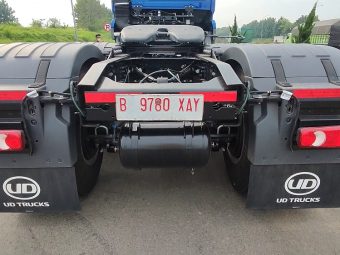 Mengapa Lampu Belakang Truk Memiliki Tampilan Sederhana? Ini Alasannya