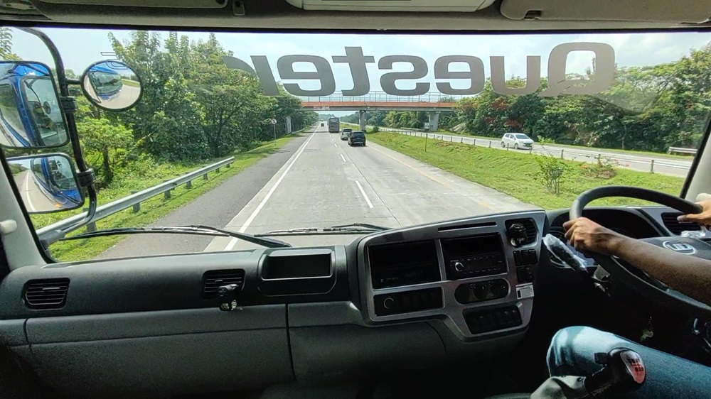 Aturan Kendaraan Mana Saja yang Boleh Melintas di Jalan Tol