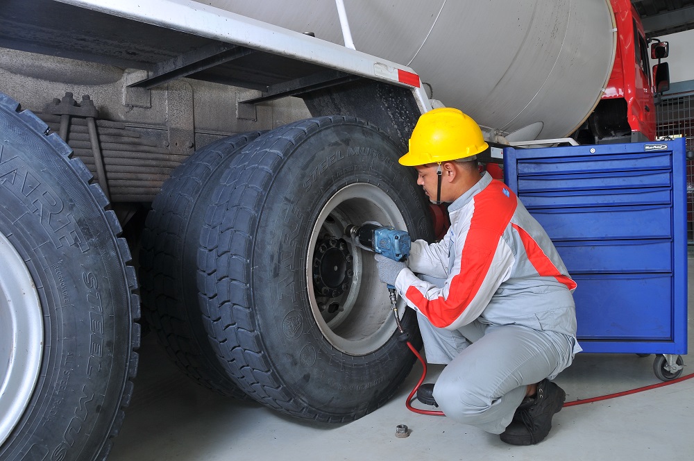 Truk Mogok di Tengah Jalan, Apa Penyebabnya?