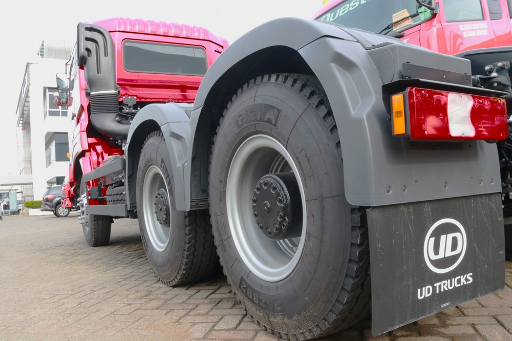 Cara Merawat Ban Truk, Sama Seperti Ban Biasa?