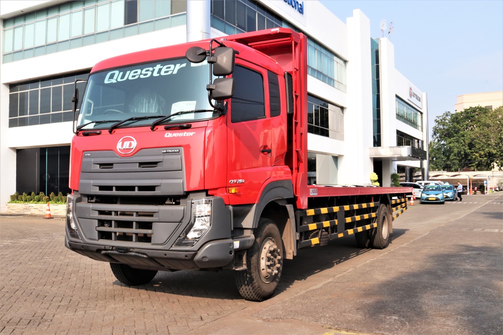 Apa Itu Flatbed Truck dan Kelebihannya?