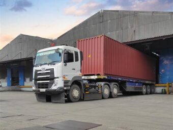 Perbedaan Antara Truk Tronton dan Truk Trailer