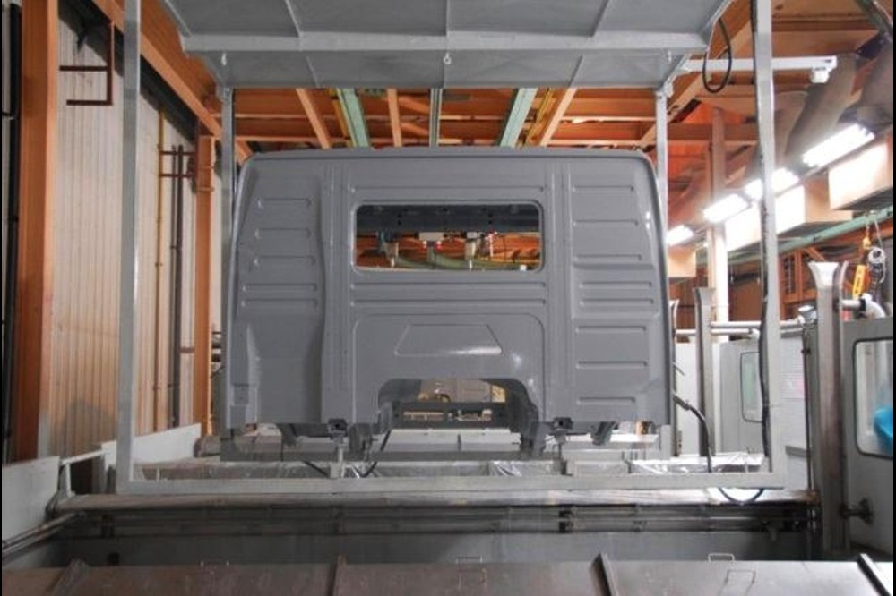 Mengenal Teknologi Canggih Pengecatan Warna Truk Quester